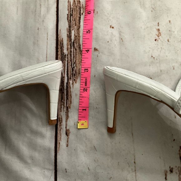 ZARA ALLIGATOR EMBOSSED WHITE STRAPPY HEELED SANDALS - Picture 7 of 9